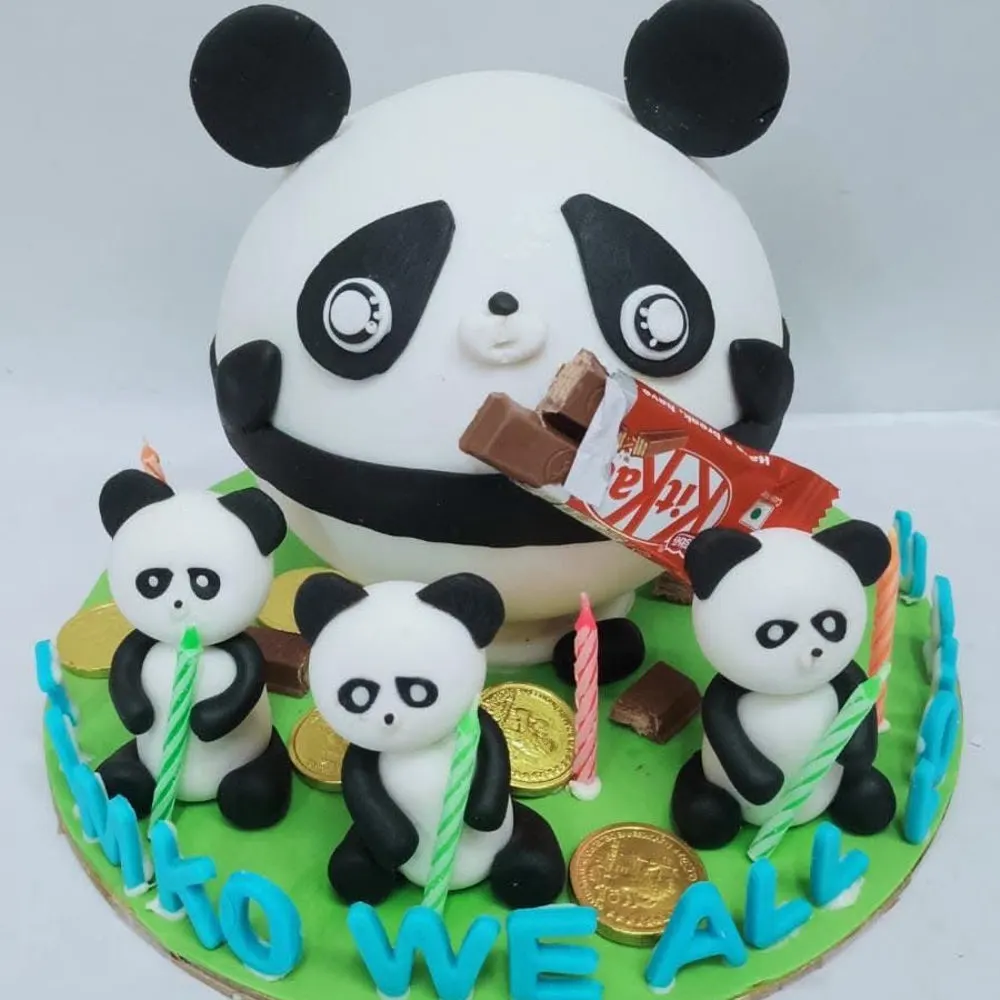 Cute Panda Pinata cake