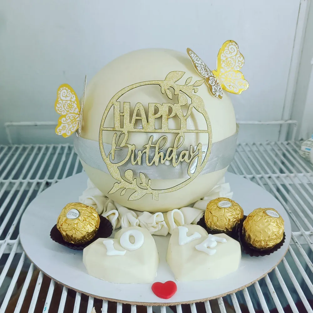 Golden Butterfly pinata cake