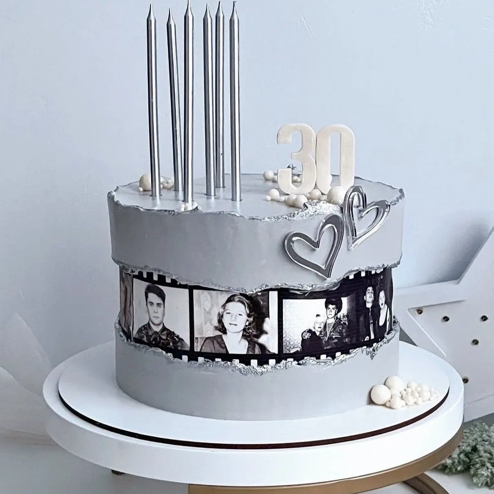 Picture in faultline cake